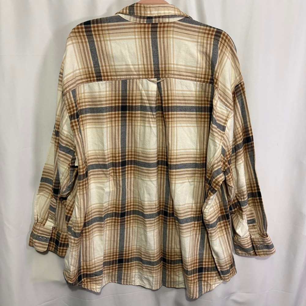 Old Navy The Boyfriend Shirt 3X Cream Plaid Flannel Button Down Long Sleeve Top - Picture 6 of 6
